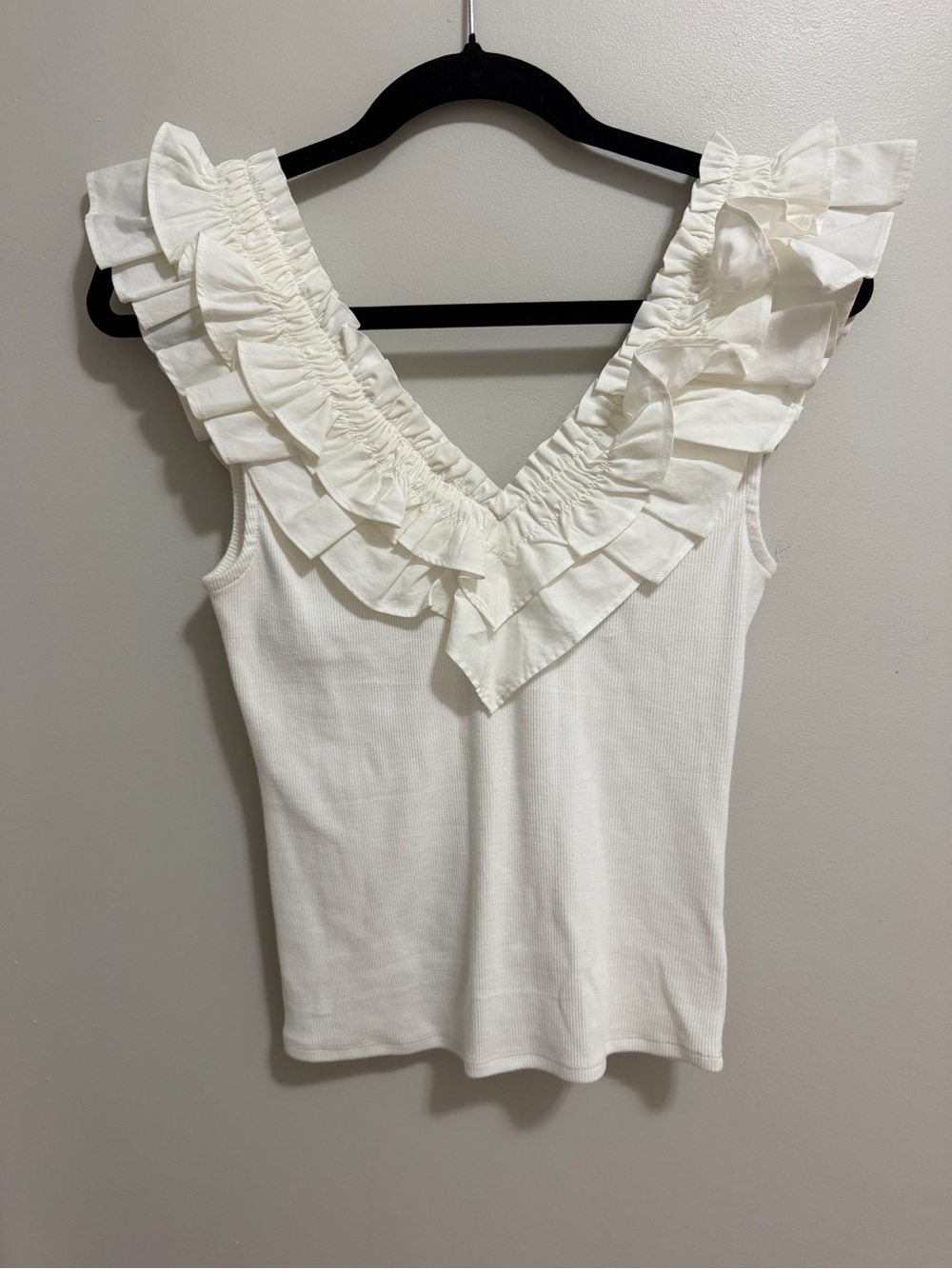 NWT Express Ivory White Supima Cotton Ruffle Strap V-Neck Tank Top Size Small
